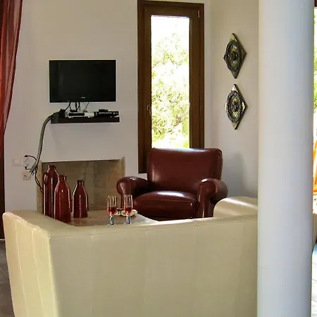 Alonissos Poikilma - Luxury In Alonissos In Nature With Private Pools