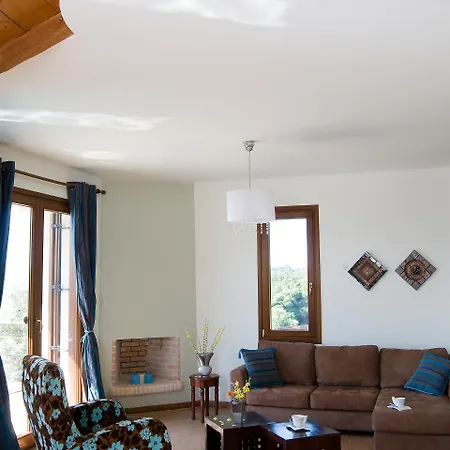 Alonissos Poikilma - Luxury In Alonissos In Nature With Private Pools Милия