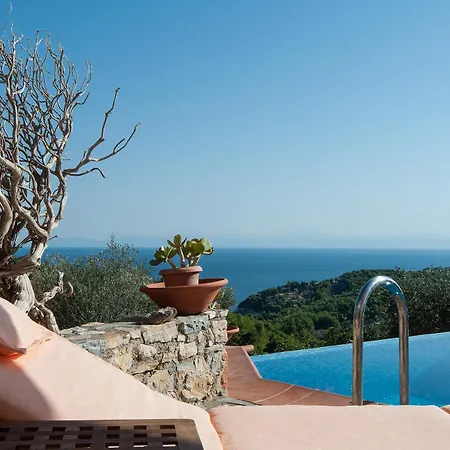 Alonissos Poikilma - Luxury In Alonissos In Nature With Private Pools Вилла