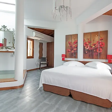 Villa Alonissos Poikilma - Luxury In Alonissos In Nature With Private Pools