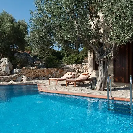 Alonissos Poikilma - Luxury In Alonissos In Nature With Private Pools