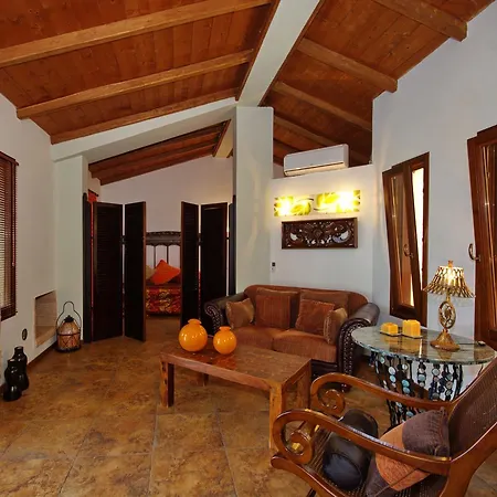 Alonissos Poikilma - Luxury In Alonissos In Nature With Private Pools ヴォトシ