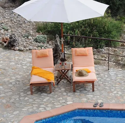 Alonissos Poikilma - Luxury In Alonissos In Nature With Private Pools *